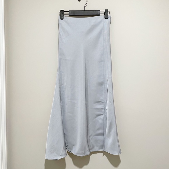 Satin Back-Drape Midi Skirt with Slit - Picture 4 of 10